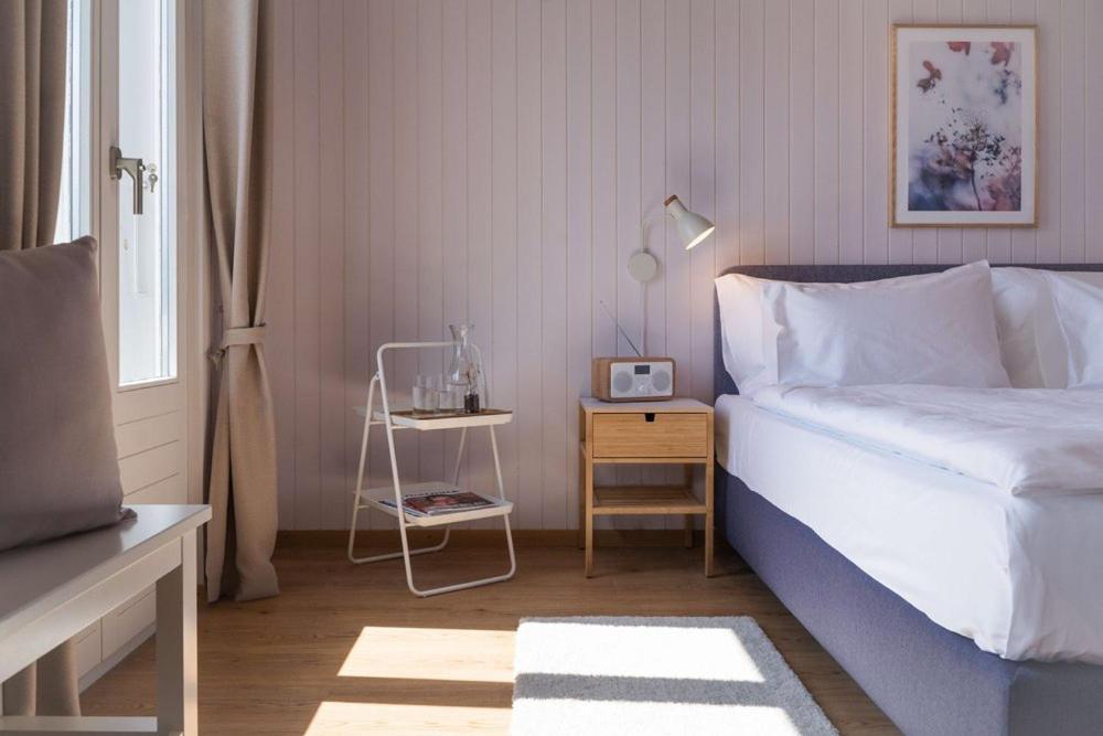 La Belle Vue Boutique Hotel & Cafe Spiez Room photo